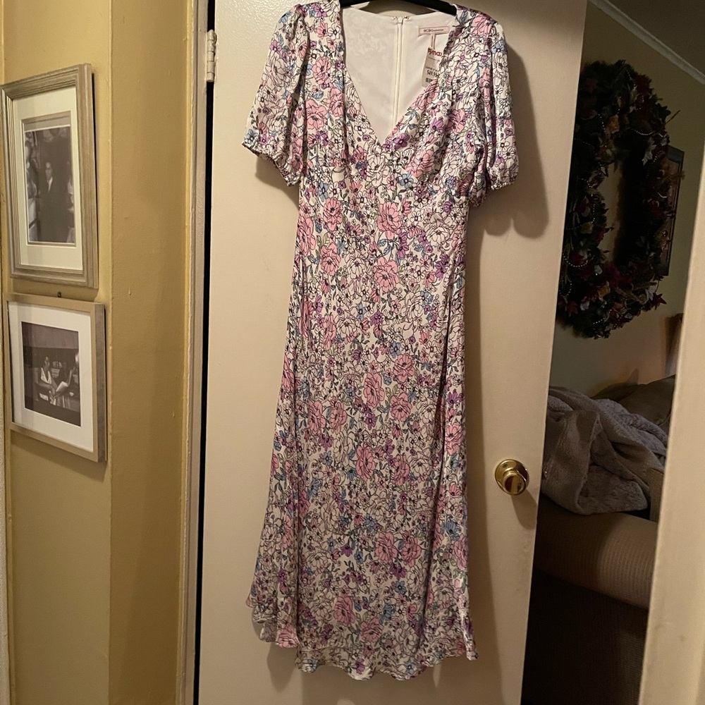 Floral V-Neck Midi Dress